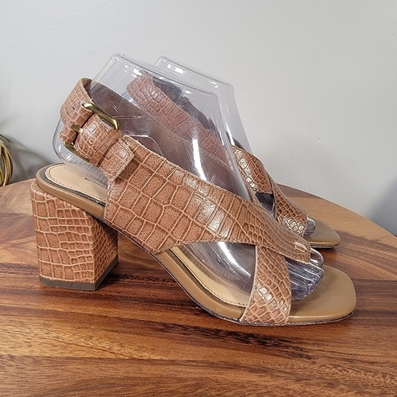 Donald Pliner Pasha Slingback Sandal Heels Croc Embossed Leather Size 7 - Picture 4 of 17